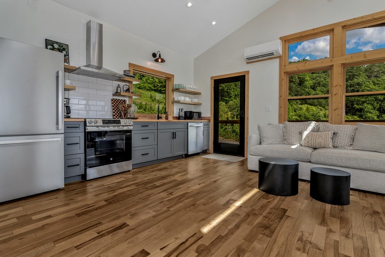 Vacation Rentals (United States of America, Marshall, North Carolina)