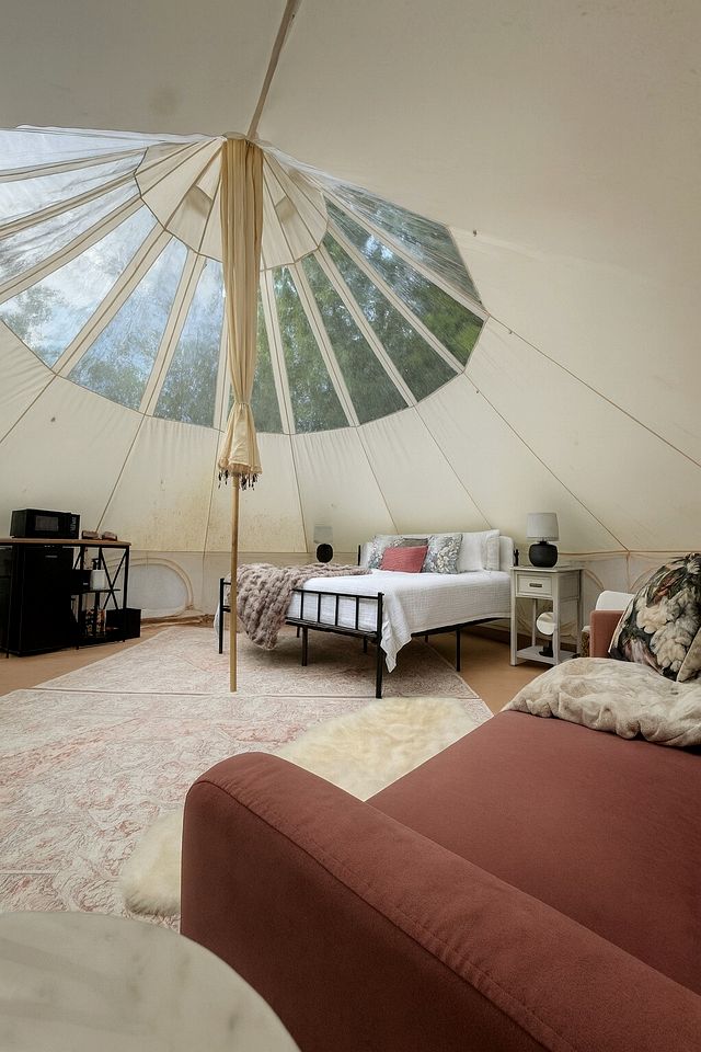 Starlit Glamping Bell Tent Sanctuary Near Sinking Creek, Missouri