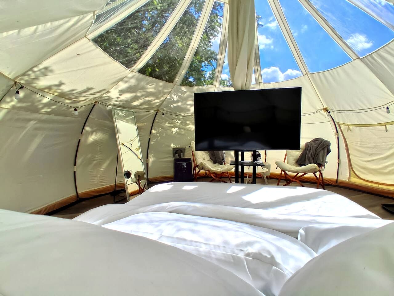 Romantic Riverfront Glamping Suite with Starlit Views near Shenandoah, Virginia