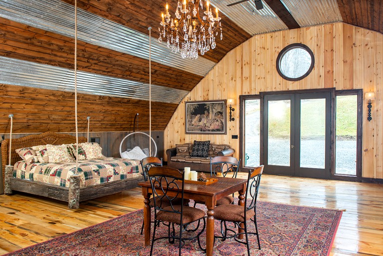 Barns (United States of America, Sugar Grove, North Carolina)