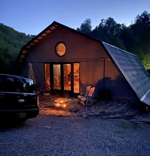 Barns (United States of America, Sugar Grove, North Carolina)