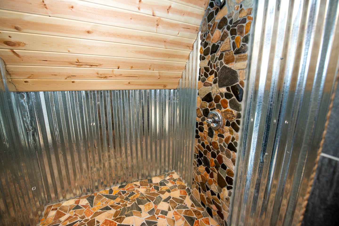 Impressive Barn Suite with Hot-tub and Petting Zoo in Sugar Grove, North Carolina