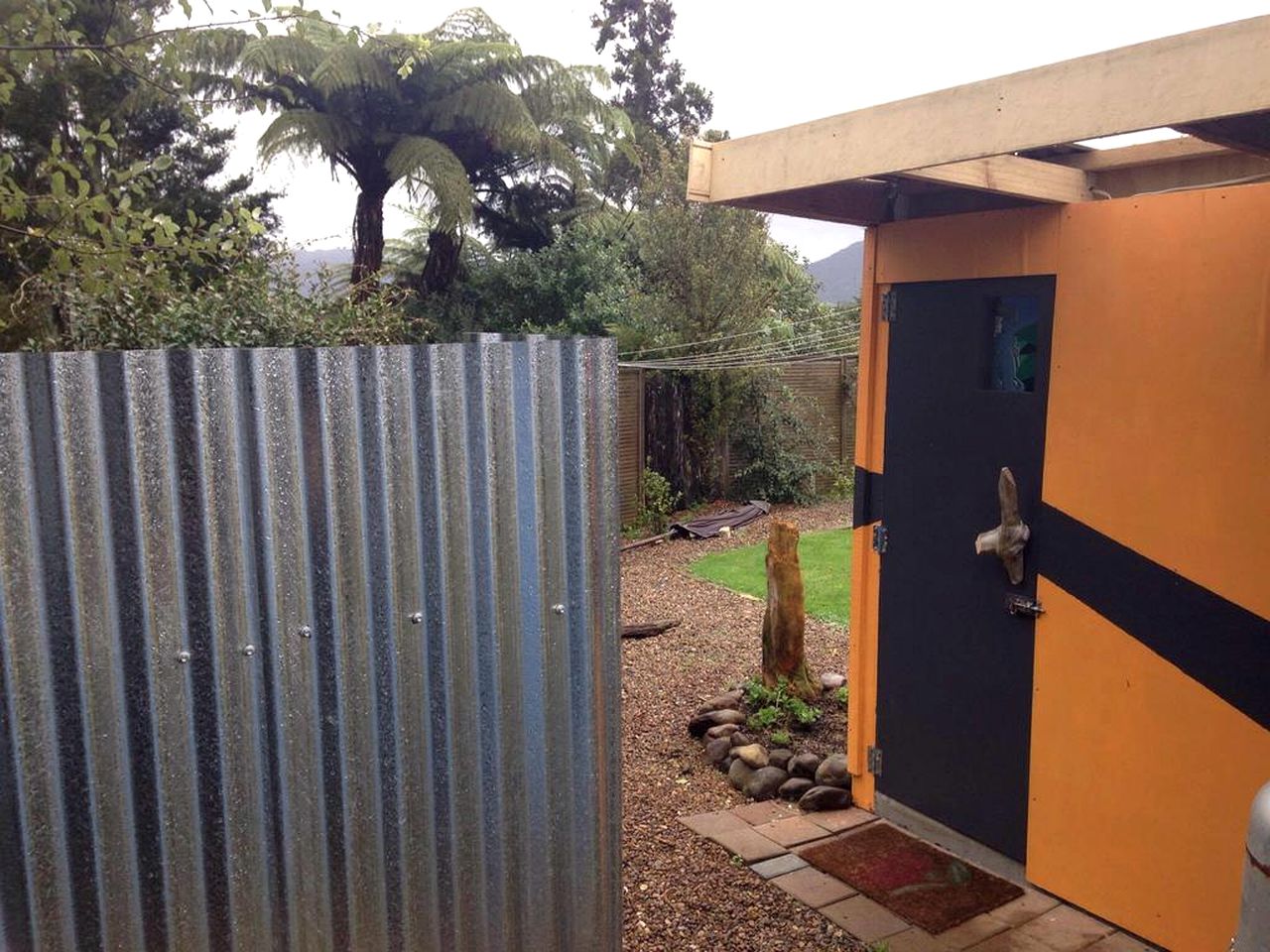 Camping Cabin near the Waitawheta River in Waikino, North Island