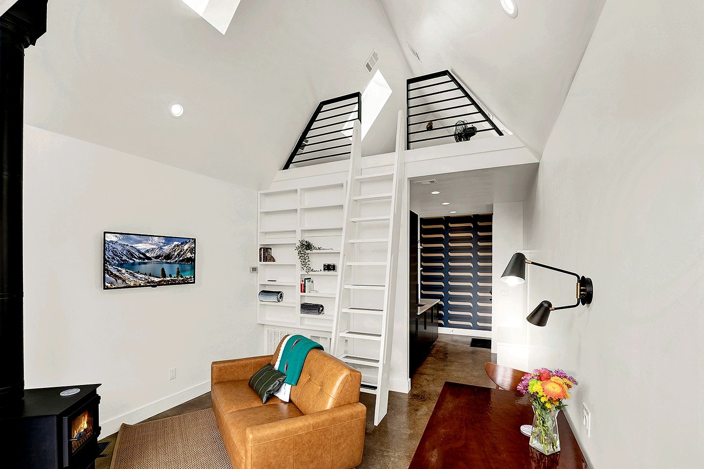 Beautiful Cabin with Incredible Design and Starrynight in Wimberley, Texas