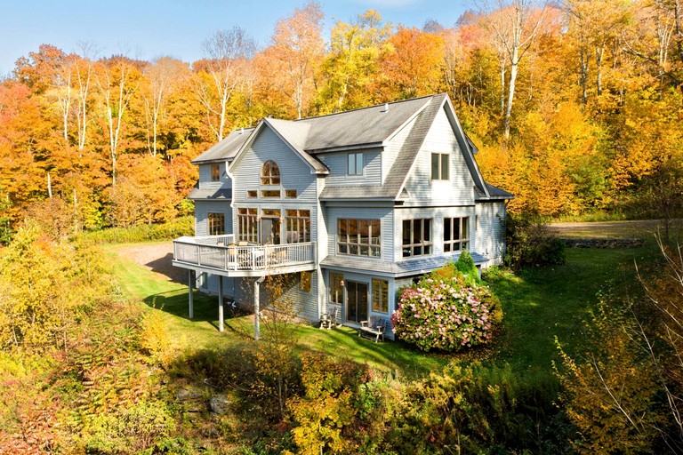 Serene Mountainside Retreat with Panoramic Views & Game Room in Bovina, New York