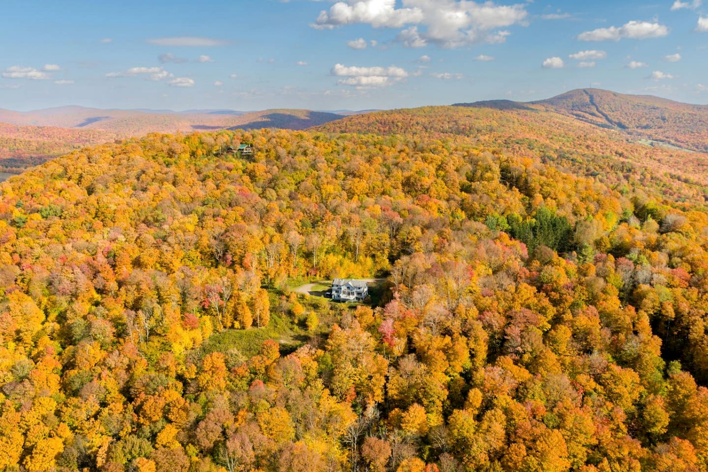 Serene Mountainside Retreat with Panoramic Views & Game Room in Bovina, New York