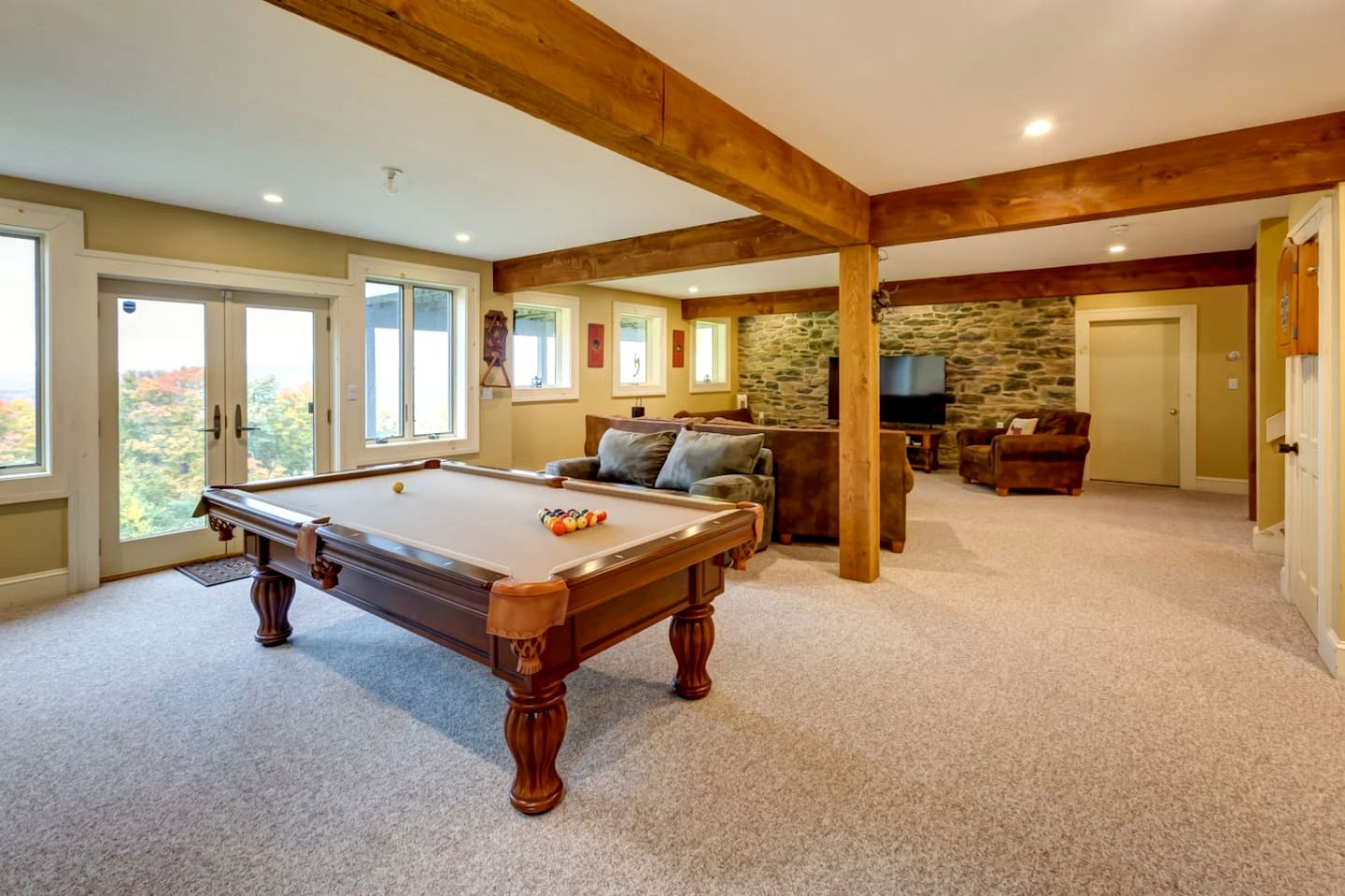 Serene Mountainside Retreat with Panoramic Views & Game Room in Bovina, New York