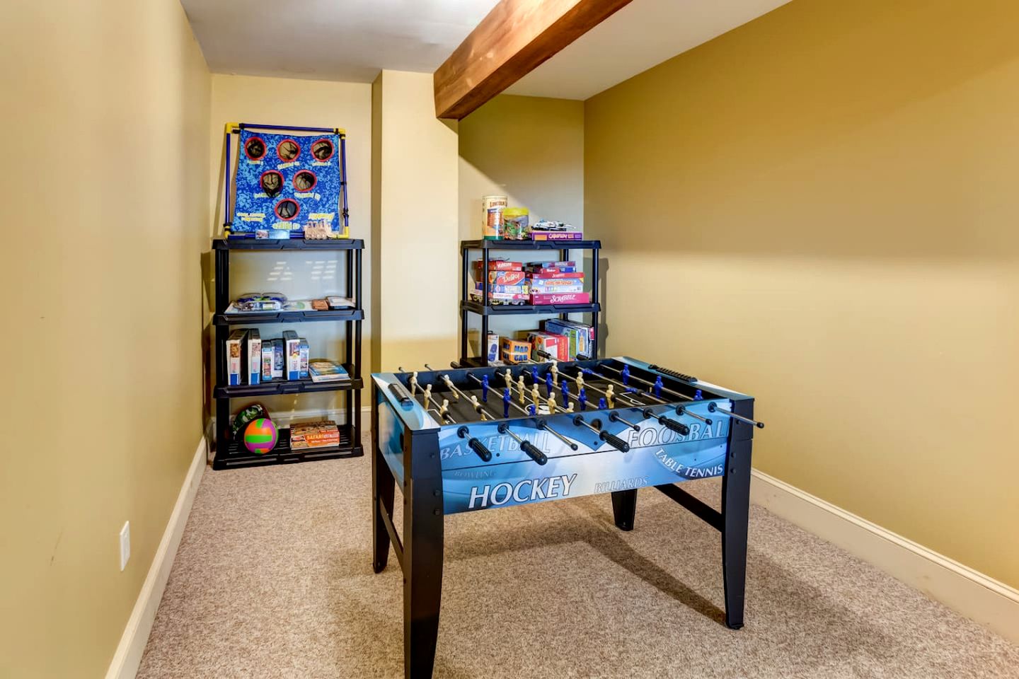 Serene Mountainside Retreat with Panoramic Views & Game Room in Bovina, New York