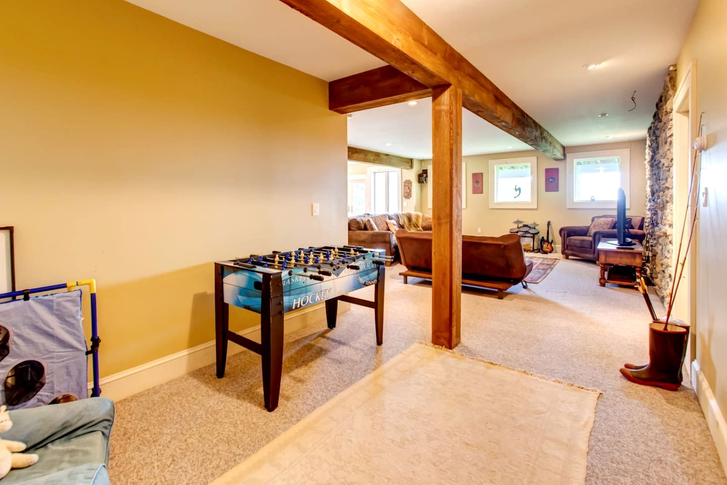 Serene Mountainside Retreat with Panoramic Views & Game Room in Bovina, New York