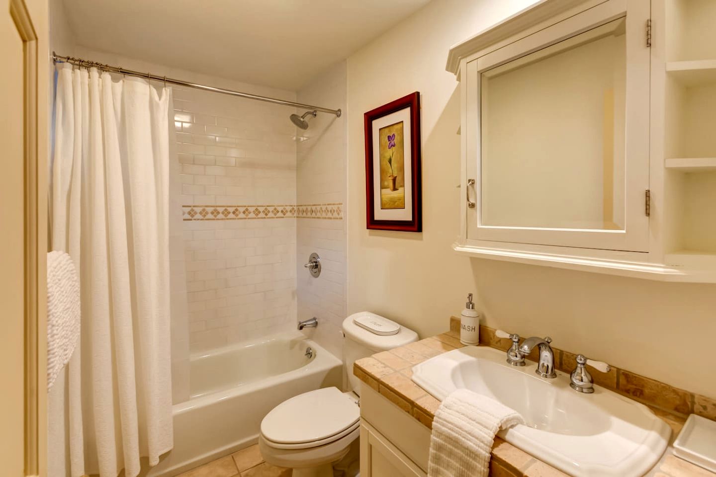 Serene Mountainside Retreat with Panoramic Views & Game Room in Bovina, New York