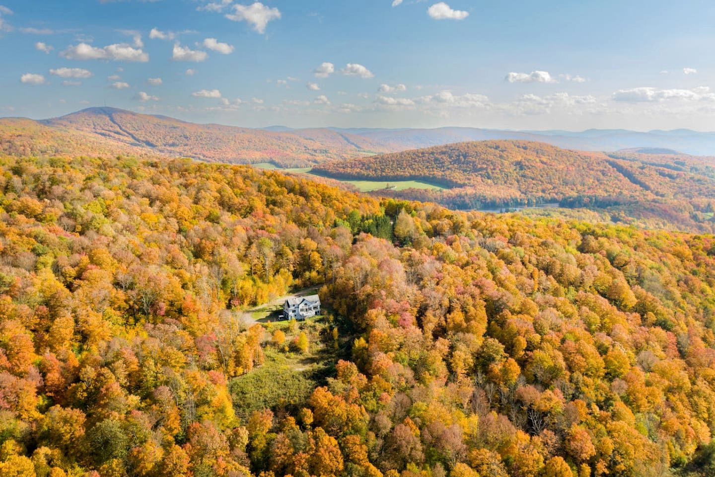 Serene Mountainside Retreat with Panoramic Views & Game Room in Bovina, New York