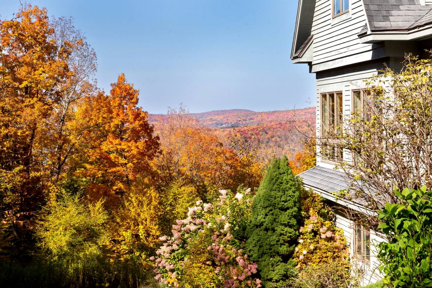 Serene Mountainside Retreat with Panoramic Views & Game Room in Bovina, New York