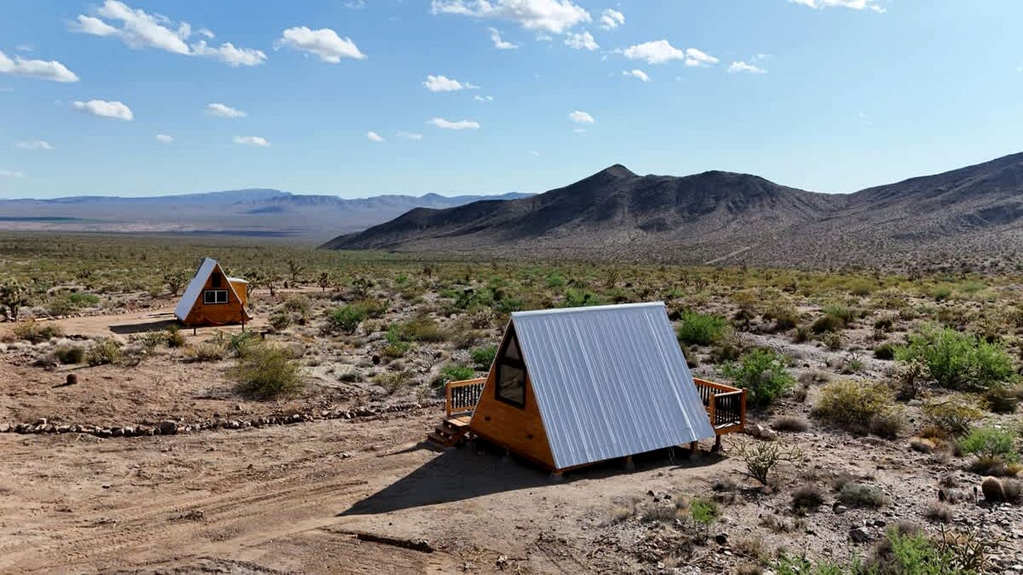 Secluded Romantic A-Frame Tiny Home with Stargazing Deck near Grand Canyon, Meadview, Arizona