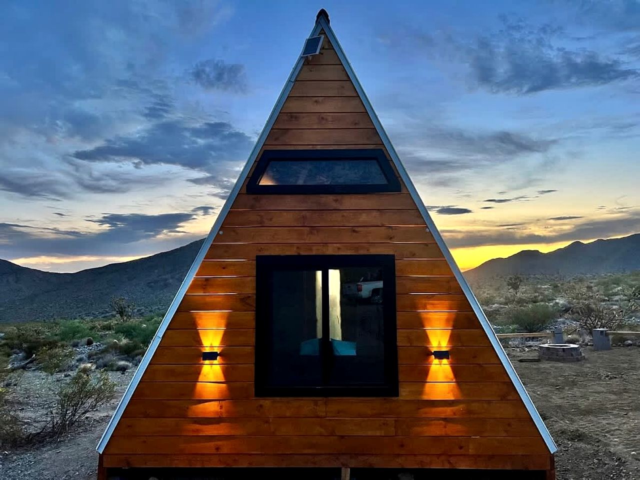 Secluded Off-Grid Tiny Home with Stargazing Views Near Grand Canyon, Valle, Arizona