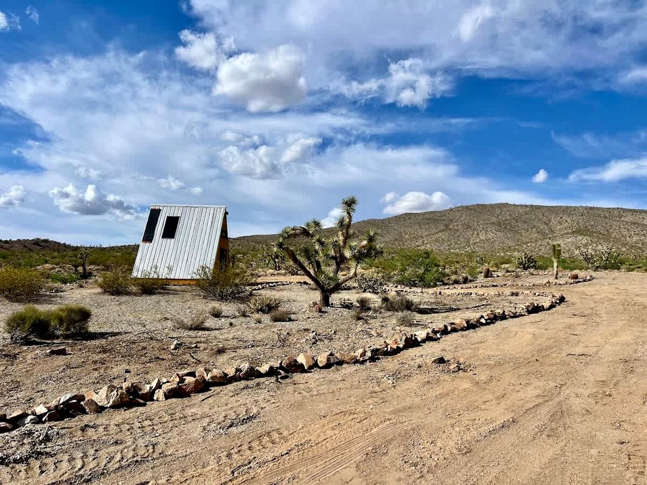 Secluded Off-Grid Tiny Home with Stargazing Views Near Grand Canyon, Valle, Arizona