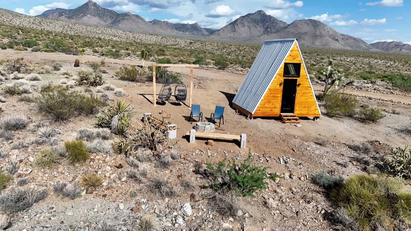 Secluded Off-Grid Tiny Home with Stargazing Views Near Grand Canyon, Valle, Arizona