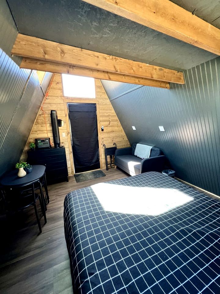 Secluded Off-Grid Tiny Home with Stargazing Views Near Grand Canyon, Valle, Arizona