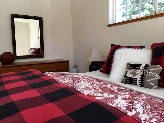 Cabins (Kings Beach, California, United States)