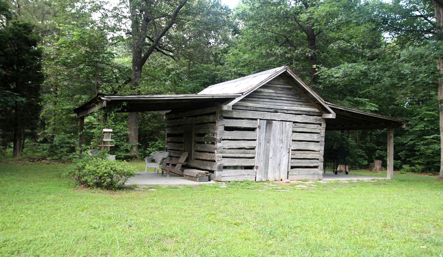 Rustic Cottage Rental near Nashville, Tennessee