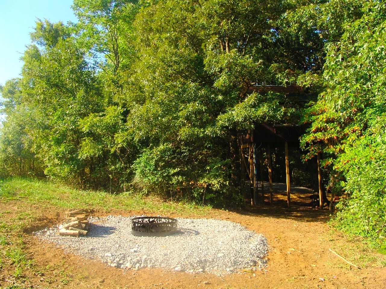 Tree House Shawnee National Forest, Illinois Glamping Hub