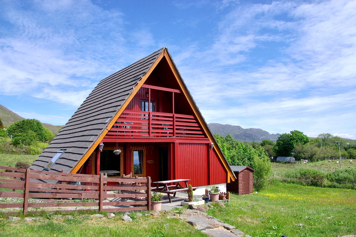 Charming Cabin near Loch Linnhe Overlooking the Sound of Mull in Scotland