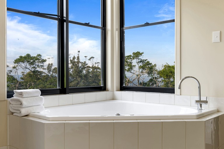 Vacation Rentals (Australia, Ravensbourne, Queensland)