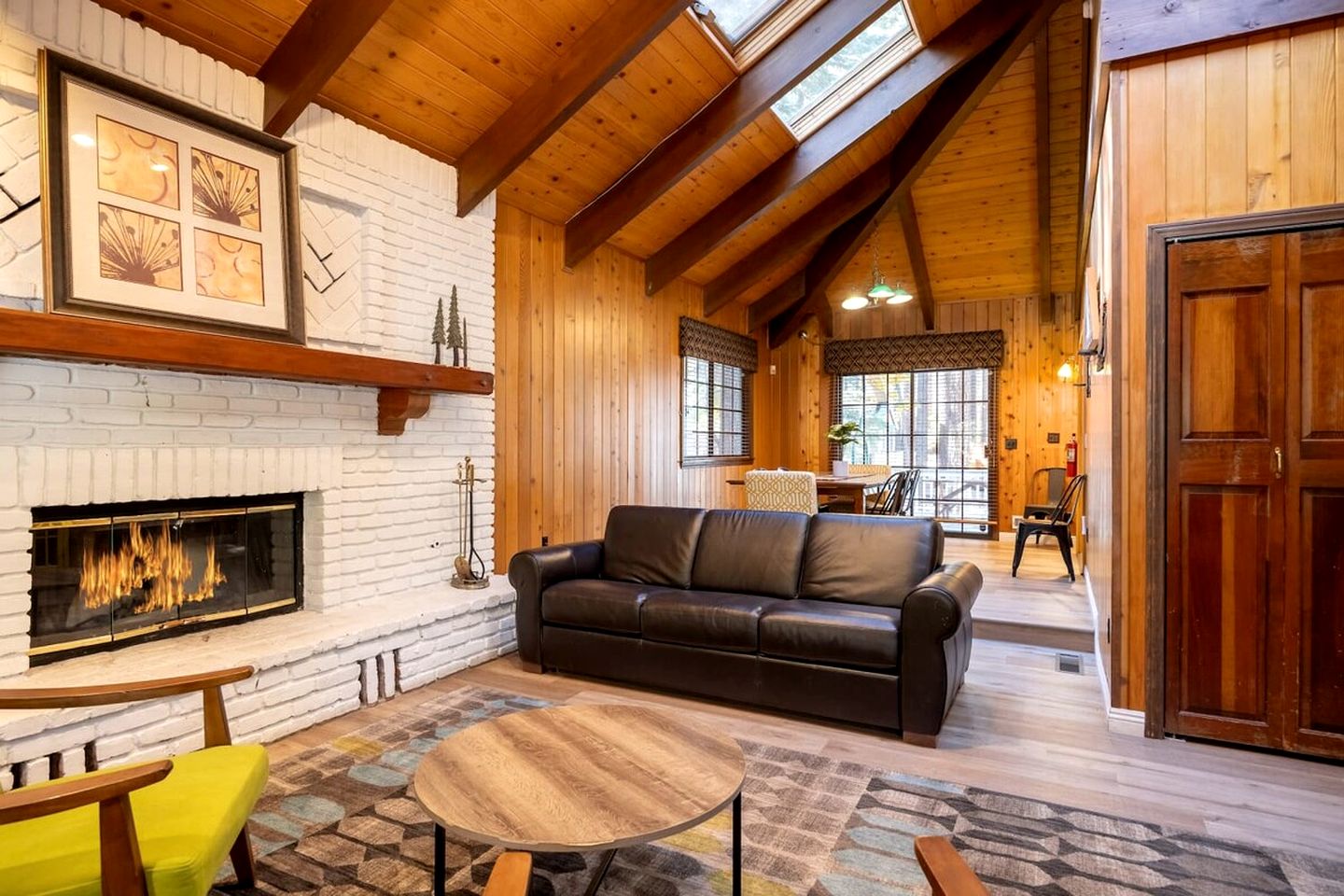 Wonderful Cabin Nestled Amidst Trees with Foosball and Hot-tub in Big Bear Lake, California