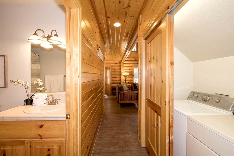 Cabins (United States of America, Big Bear Lake,California)