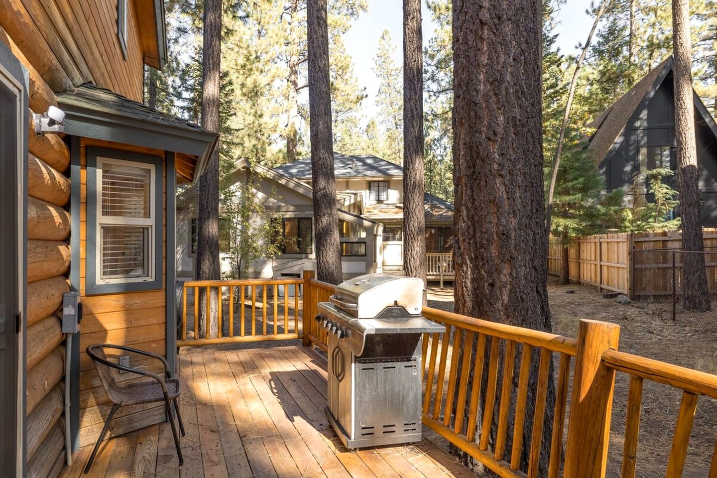 Beautiful Rustic Cabin with Hot-Tub and Pool Table in California
