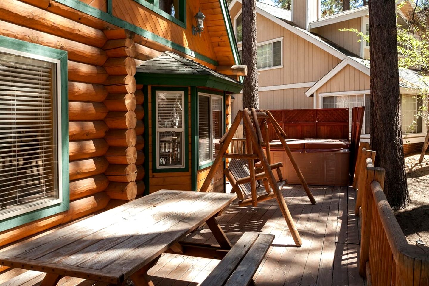 Beautiful Rustic Cabin with Hot-Tub and Pool Table in California