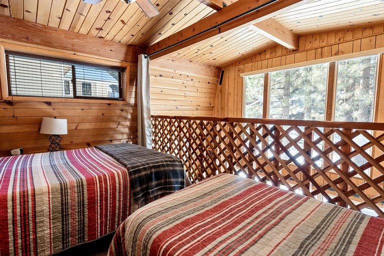 Cabins (United States of America, Big Bear Lake, California)