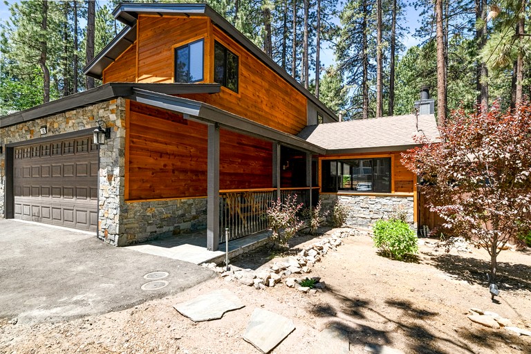 Fantastic Cabin with Hot-tub and Barbecue in Big Bear Lake, California