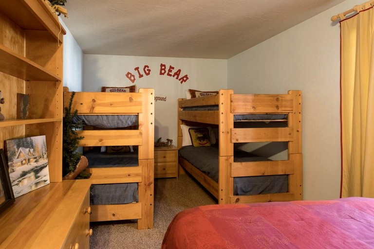 Cabins (United States of America, Big Bear Lake, California)