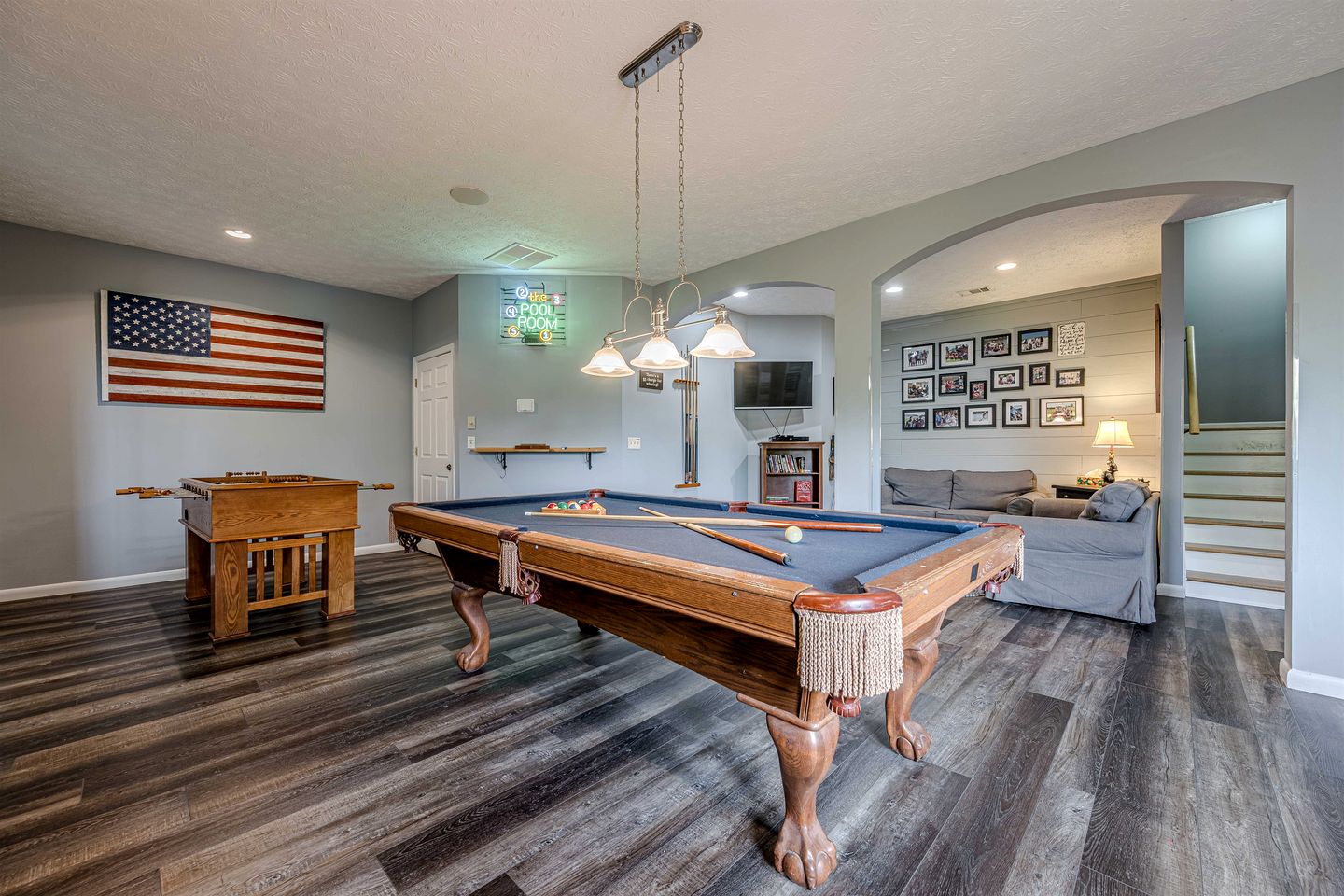 Luxury Mountain View Cabin with Game Room & Hot Tub near Alpine Helen, Georgia