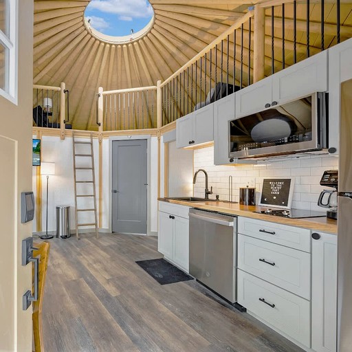 Cabins (United States of America, Canyon Lake, Texas)