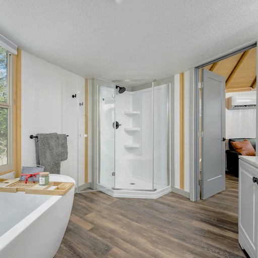 Cabins (United States of America, Canyon Lake, Texas)