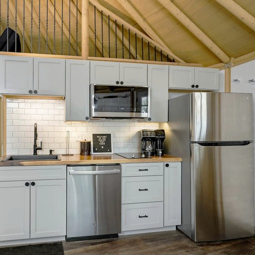 Cabins (United States of America, Canyon Lake, Texas)