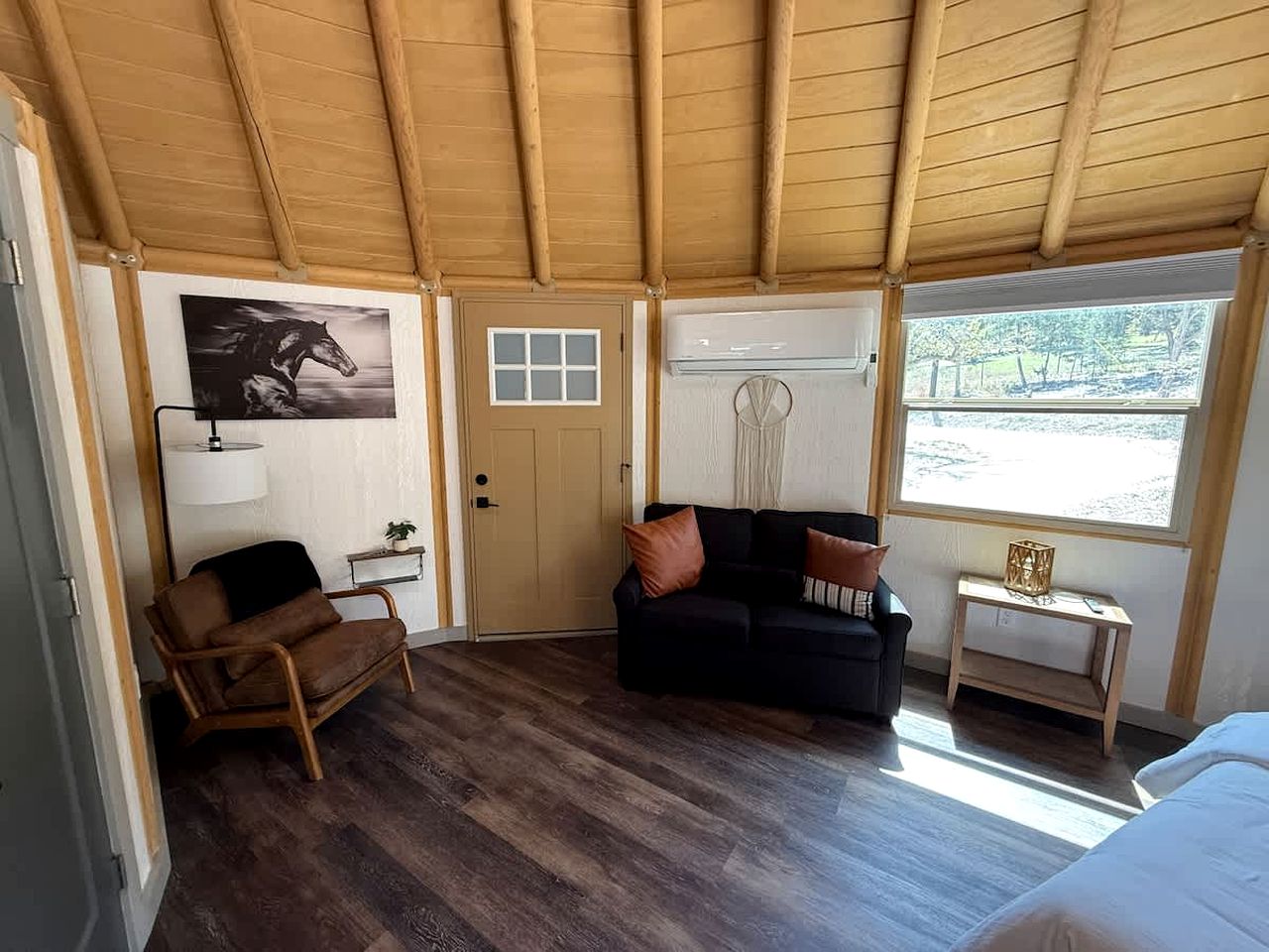 Luxury Yurt-Cabin with Private Hot Tub Near Canyon Lake, Texas