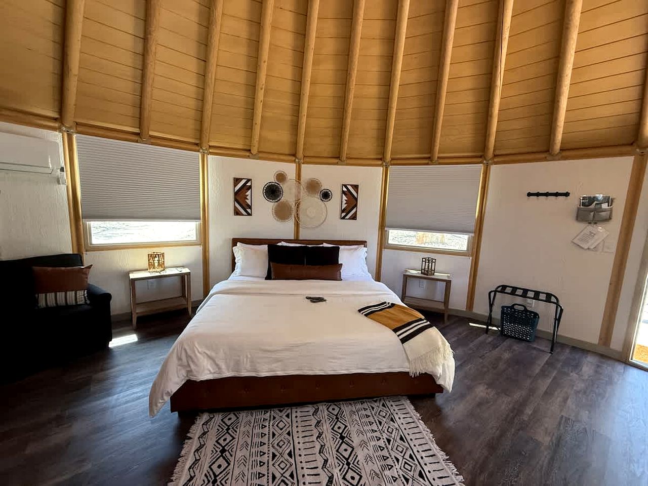 Luxury Yurt-Cabin with Private Hot Tub Near Canyon Lake, Texas