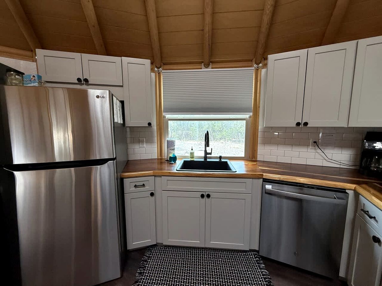 Luxury Yurt-Cabin with Private Hot Tub Near Canyon Lake, Texas