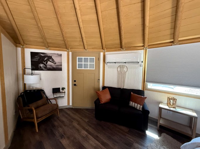 Cabins (United States of America, Canyon Lake, Texas)