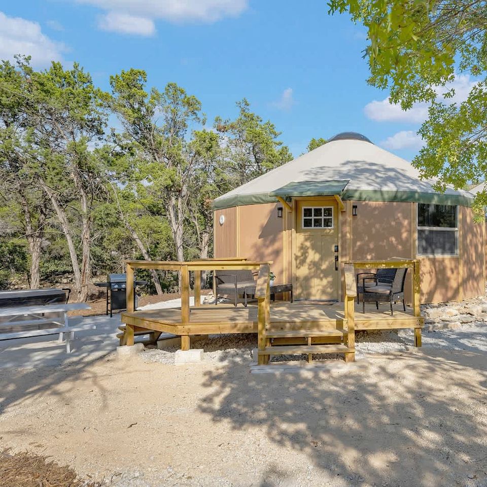 Luxury Yurt-Cabin with Private Hot Tub Near Canyon Lake, Texas