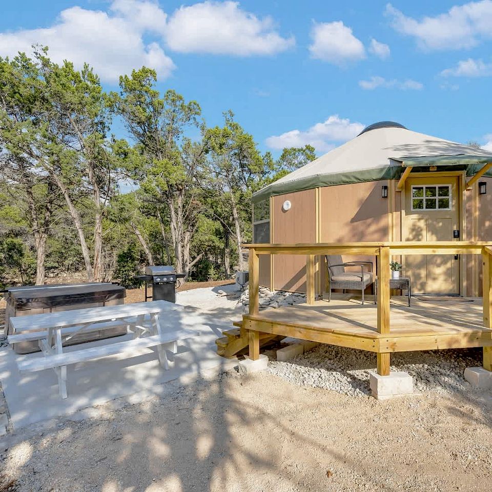 Luxury Yurt-Cabin with Private Hot Tub Near Canyon Lake, Texas