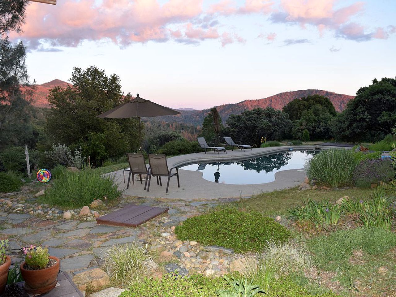 Lodging near Ponderosa, California