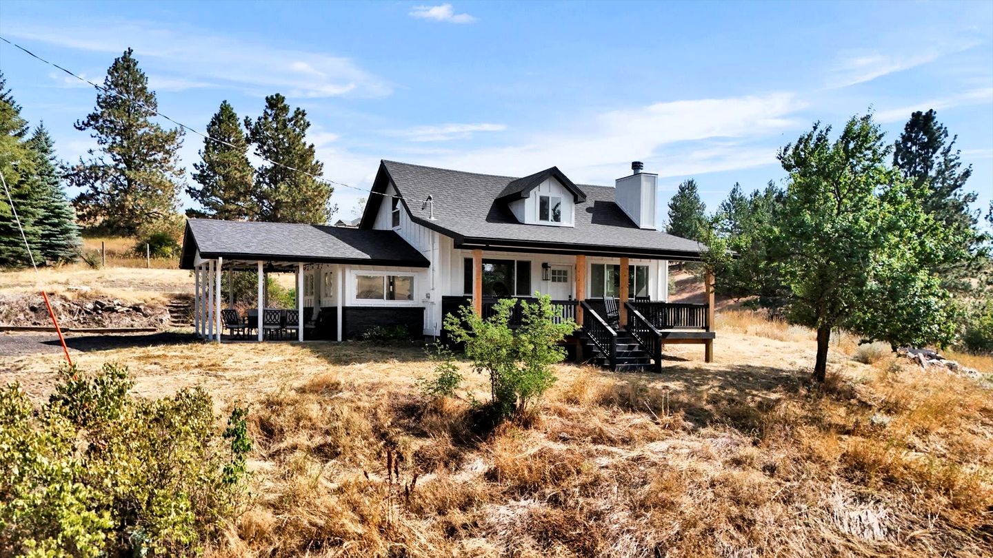 Tranquil Creekside Retreat Home with Scenic Porch Views near Stevens Creek Trails, Spokane, Washington