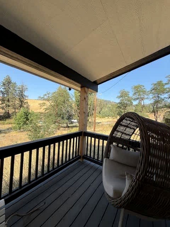 Tranquil Creekside Retreat Home with Scenic Porch Views near Stevens Creek Trails, Spokane, Washington
