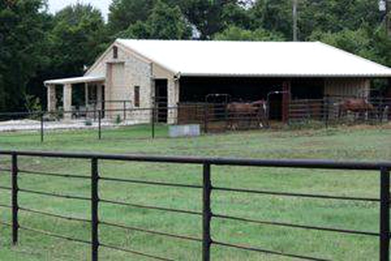 Barns (Weatherford, Texas, United States)