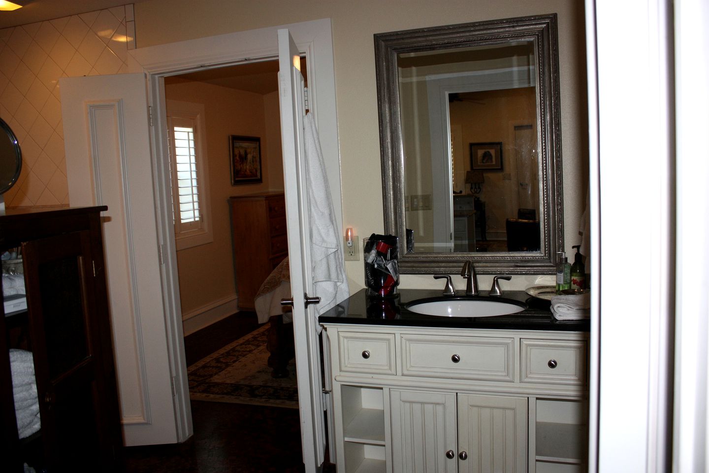 Peaceful Cottage on Farm in Idyllic Countryside near Fort Worth, Texas