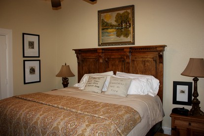 Peaceful Cottage on Farm in Idyllic Countryside near Fort Worth, Texas photo 2