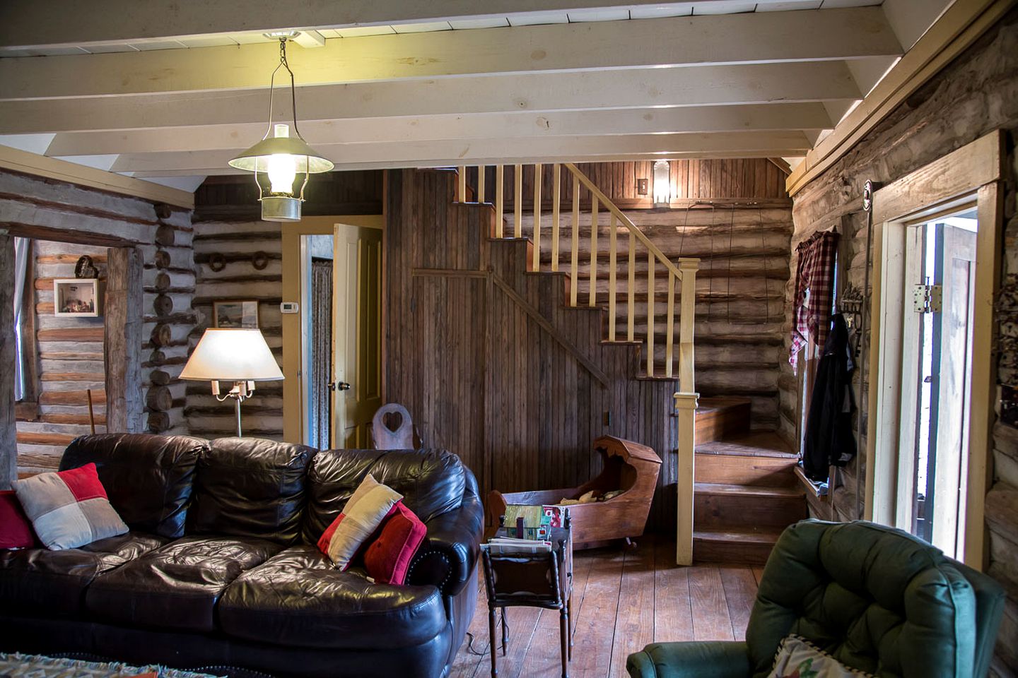 Lovely Pet-Friendly Log Cabin Getaway with Fishing Ponds in Thomaston, Georgia